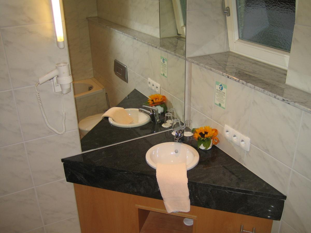 Hotel Wasserfall Garni Oberndorf am Neckar ภายนอก รูปภาพ